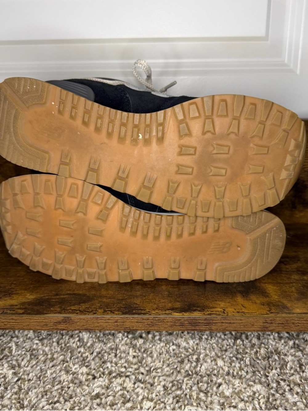 New Balance | Women’s 574v2 Sneakers - Picture 5 of 9